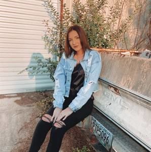 Meet your Posher, Katelyn